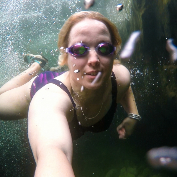 VIMFF my big white thighs 2 600x600